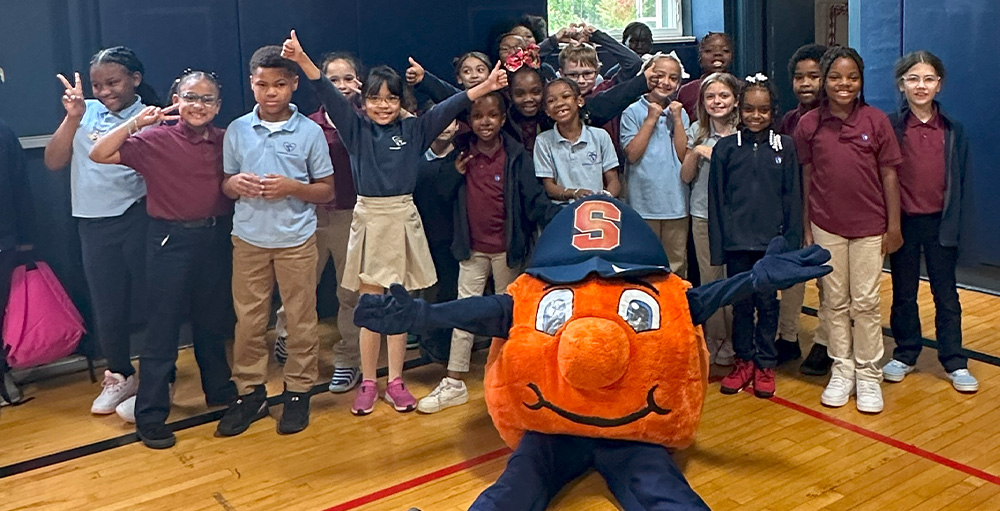 Otto Visits Syracuse Academy of Science Elementary School