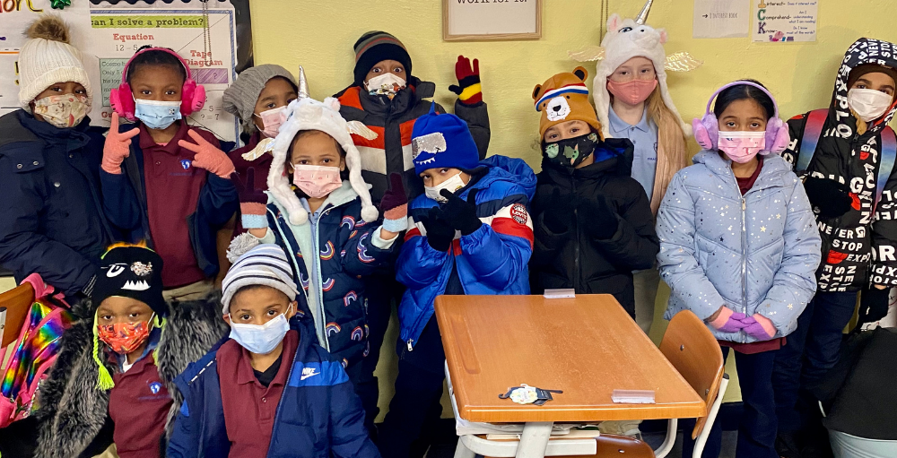 A Syracuse Academy of Science elementary school family donated hats and gloves to all the students in Ms. Fogarty’s class. Thank you for your kindness and generosity!