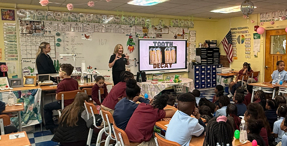 Syracuse Academy of Science Elementary Welcomes Dentists in 2nd Grade Classroom