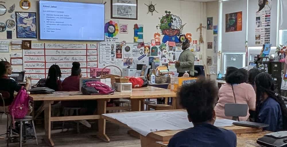 SAS HS Welcomes Local Artist